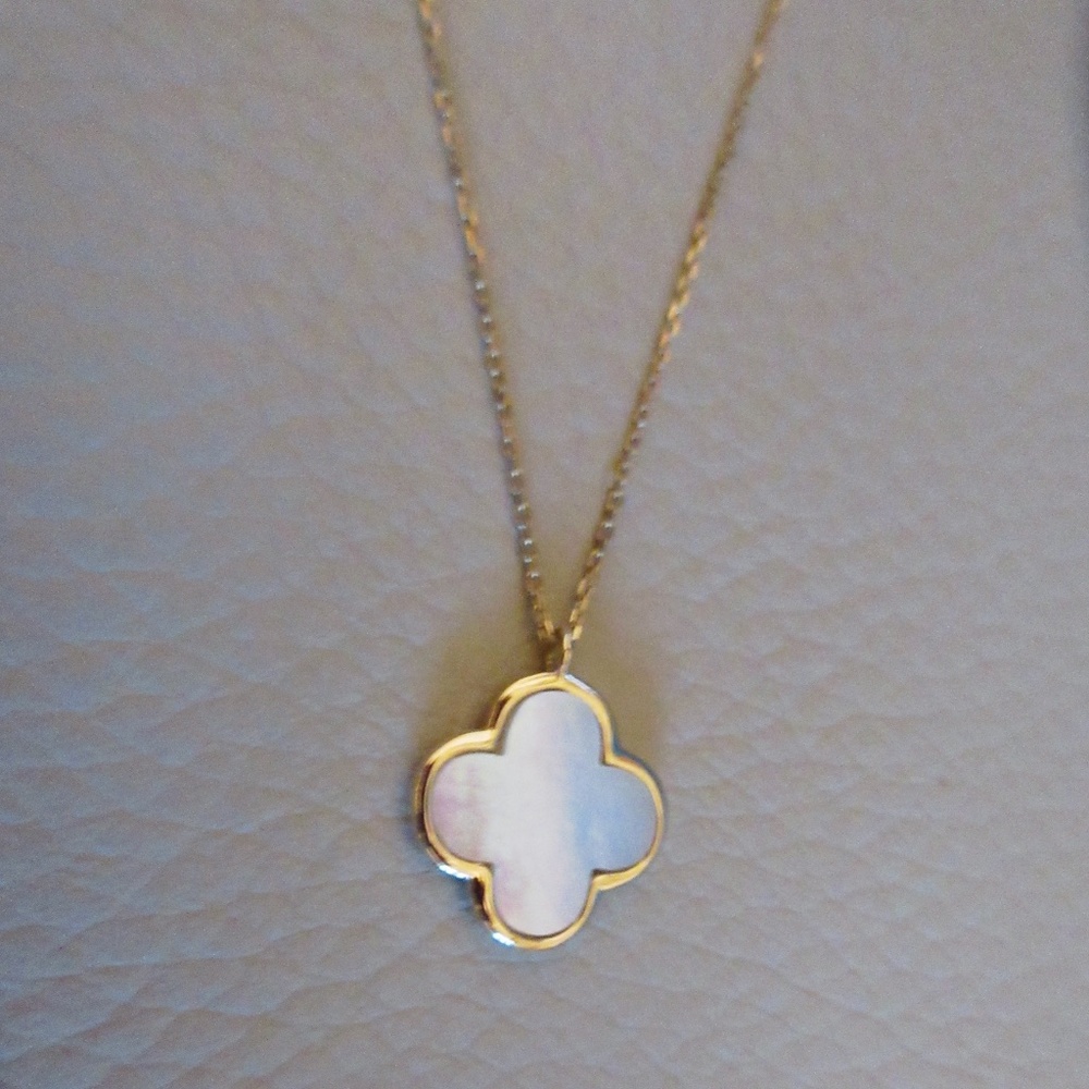 14K yellow gold mother of pearl lucky clover necklace